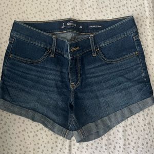 HOLLISTER Low-Rose Midi Shorts Size 3